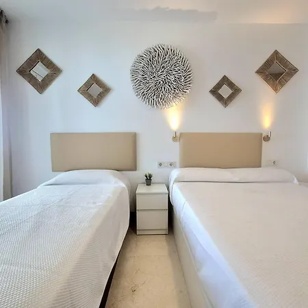 Апартаменты Sunrise Sea Beachfront