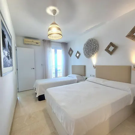 Sunrise Sea Beachfront Торремолинос