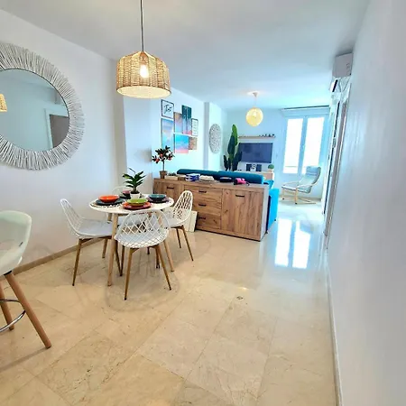 Апартаменты Sunrise Sea Beachfront *