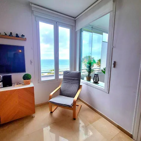 Апартаменты Sunrise Sea Beachfront *