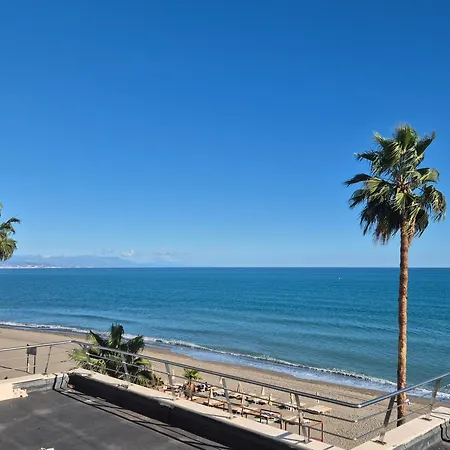 Sunrise Sea Beachfront Διαμέρισμα *